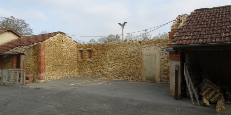 Transformation du préau de l&rsquo;école en abri matériels